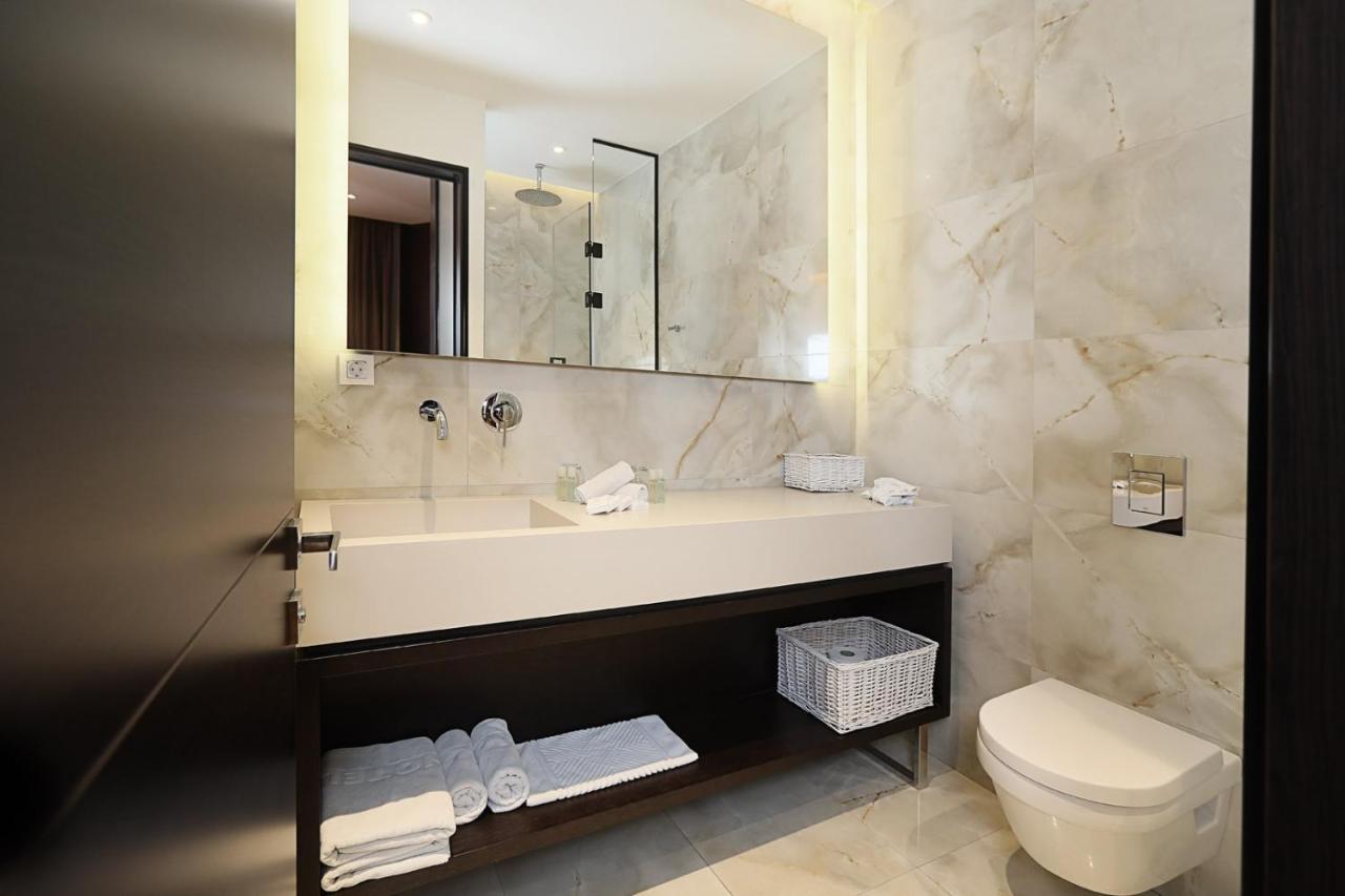 Maccani Black Luxury Suites Belgrade Exterior photo