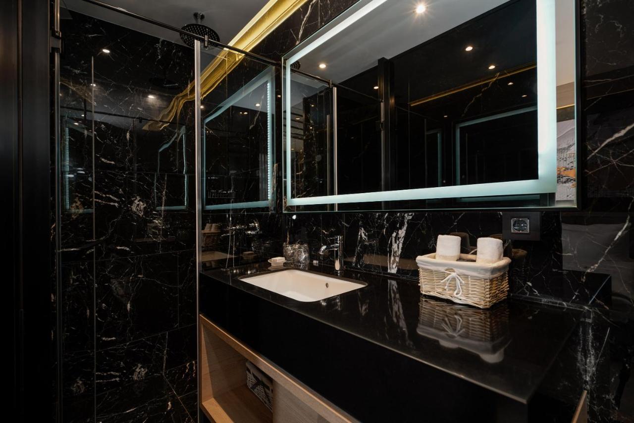 Maccani Black Luxury Suites Belgrade Exterior photo