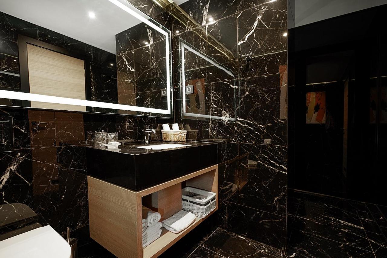 Maccani Black Luxury Suites Belgrade Exterior photo